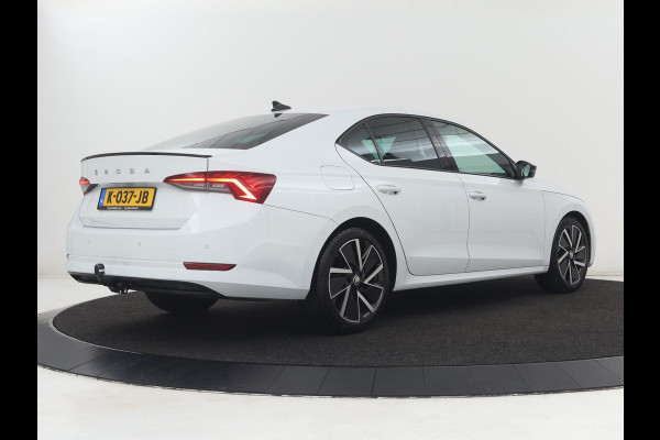 Škoda Octavia 1.0 e-TSI Sport | Adaptive cruise | Carplay | Side Assist | Sportstoelen | Stuurverwarming | Trekhaak | Navigatie | Parkeerhulp | Full LED | 18'' | Digital Cockpit | Climate control | Bluetooth