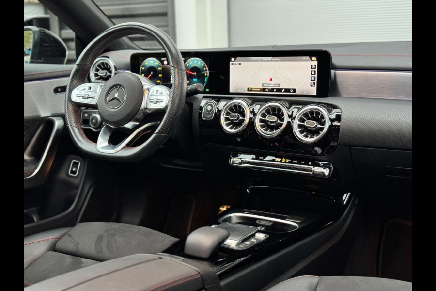 Mercedes-Benz CLA-Klasse 250 e Premium Plus Pano/Sfeer/Dodehoek