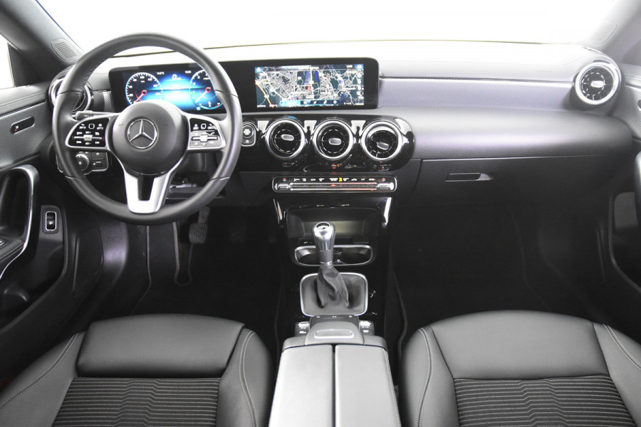 Mercedes-Benz CLA-Klasse 180 SB *1ste Eigenaar*Leer*Navigatie*Stoelverwarming*