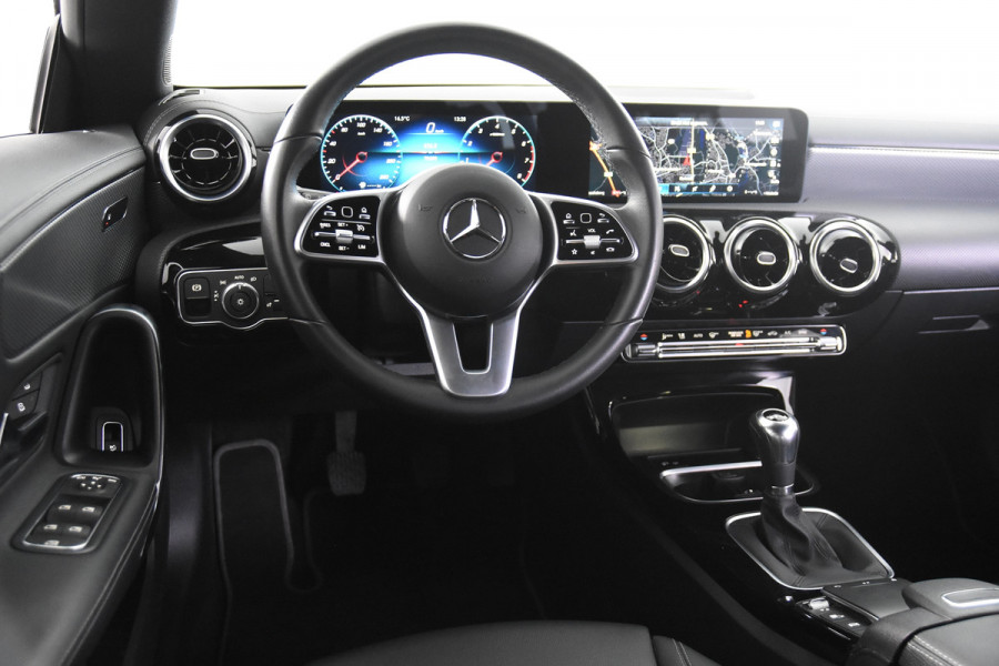Mercedes-Benz CLA-Klasse 180 SB *1ste Eigenaar*Leer*Navigatie*Stoelverwarming*