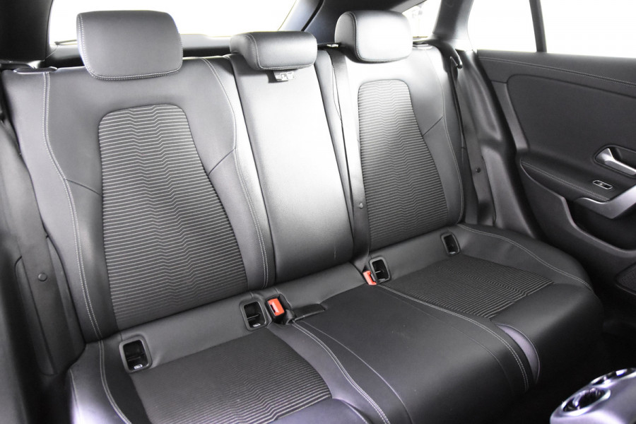 Mercedes-Benz CLA-Klasse 180 SB *1ste Eigenaar*Leer*Navigatie*Stoelverwarming*