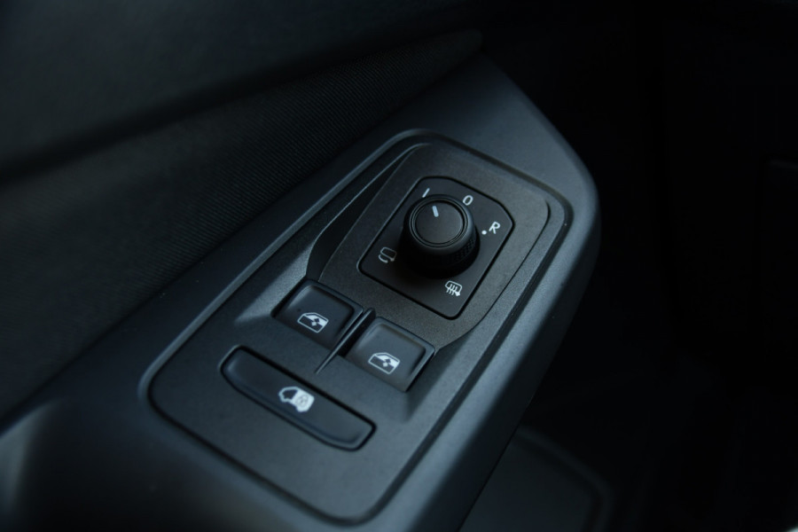 Ford Transit Connect 2.0 EcoBlue L2 Limited PB Edition Full options! Camera, Cruise, Virtual,  Carplay, 122pk, Automaat, Leder, Stuurverwarming, Trekhaak, Uniek!