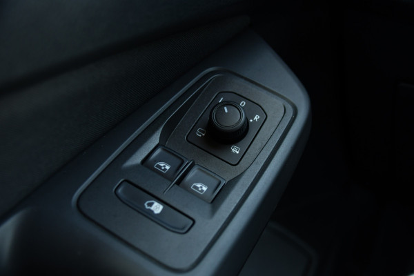 Ford Transit Connect 2.0 EcoBlue L2 Limited PB Edition Full options! Camera, Cruise, Virtual,  Carplay, 122pk, Automaat, Leder, Stuurverwarming, Trekhaak, Uniek!