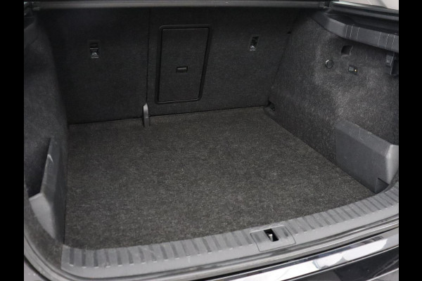 Škoda ENYAQ iV 60 | SOH 91,6% | Trekhaak | Half leder | Carplay | Navigatie | Full LED | 19'' | Cruise control | Sfeerverlichting | Parkeerhulp | Climate control