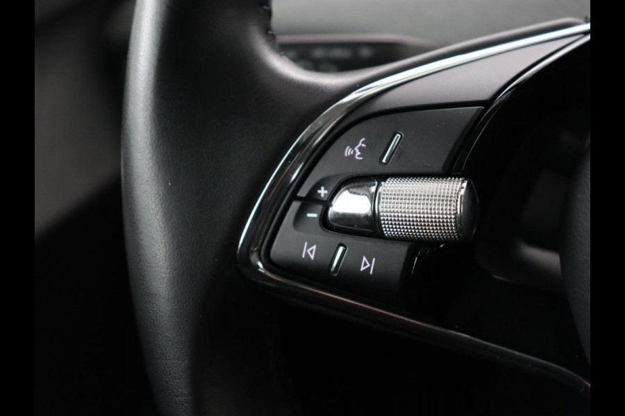Škoda ENYAQ iV 60 | SOH 91,6% | Trekhaak | Half leder | Carplay | Navigatie | Full LED | 19'' | Cruise control | Sfeerverlichting | Parkeerhulp | Climate control