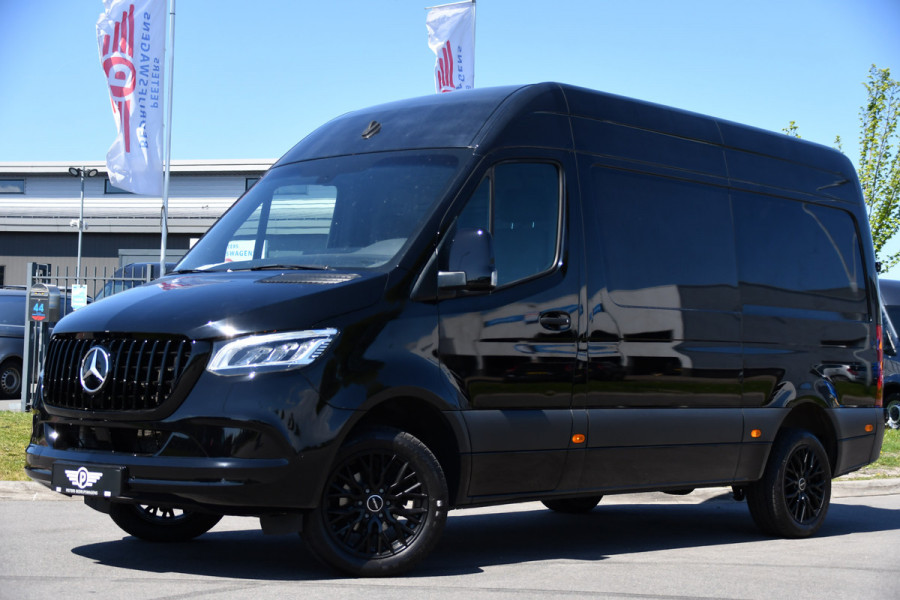 Mercedes-Benz Sprinter 319 1.9 CDI L2H2 RWD Black Edition Camera, Cruise, Carplay, LED, 190pk, Multimedia, Automaat, Geveerde stoel, Sensoren, Trekhaak, Uniek!