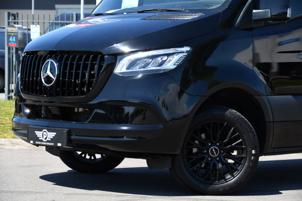 Mercedes-Benz Sprinter 319 1.9 CDI L2H2 RWD Black Edition Camera, Cruise, Carplay, LED, 190pk, Multimedia, Automaat, Geveerde stoel, Sensoren, Trekhaak, Uniek!
