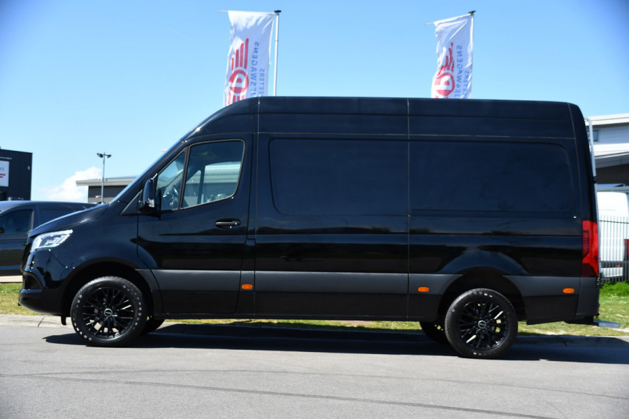 Mercedes-Benz Sprinter 319 1.9 CDI L2H2 RWD Black Edition Camera, Cruise, Carplay, LED, 190pk, Multimedia, Automaat, Geveerde stoel, Sensoren, Trekhaak, Uniek!