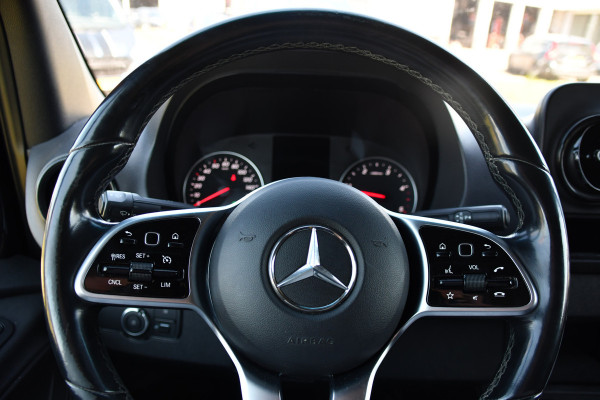 Mercedes-Benz Sprinter 319 1.9 CDI L2H2 RWD Black Edition Camera, Cruise, Carplay, LED, 190pk, Multimedia, Automaat, Geveerde stoel, Sensoren, Trekhaak, Uniek!