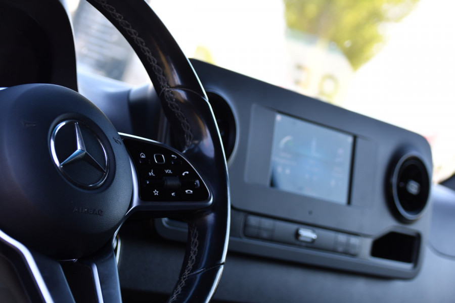 Mercedes-Benz Sprinter 319 1.9 CDI L2H2 RWD Black Edition Camera, Cruise, Carplay, LED, 190pk, Multimedia, Automaat, Geveerde stoel, Sensoren, Trekhaak, Uniek!