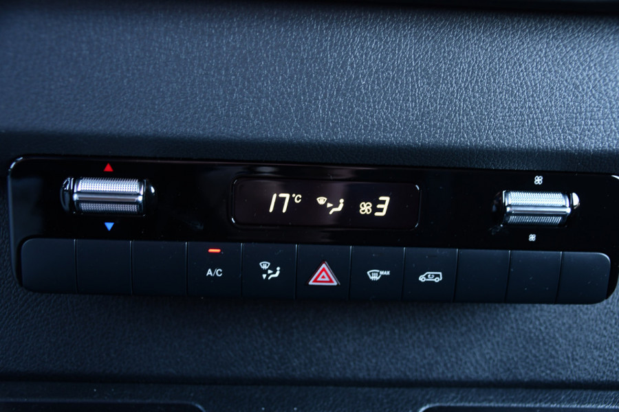 Mercedes-Benz Sprinter 319 1.9 CDI L2H2 RWD Black Edition Camera, Cruise, Carplay, LED, 190pk, Multimedia, Automaat, Geveerde stoel, Sensoren, Trekhaak, Uniek!