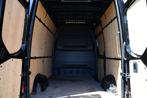Mercedes-Benz Sprinter 319 1.9 CDI L2H2 RWD Black Edition Camera, Cruise, Carplay, LED, 190pk, Multimedia, Automaat, Geveerde stoel, Sensoren, Trekhaak, Uniek!
