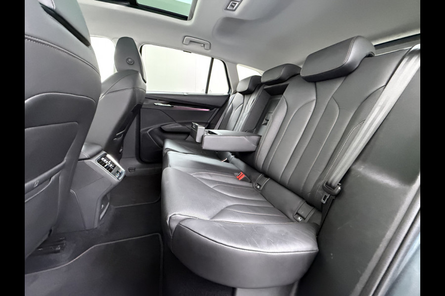 Škoda ENYAQ iV 80 Warmtepomp Trekhaak Leder Adap.Demping Panoramadak Head-Up 360°Camera Navi 3-Zone Ecc Apple Carplay Android Auto Pdc Stoel+Achterbankverwarming Led-Matrix Lmv 21" Elek.Achterklep Memory 1.000KG Trekgewicht Dealeronderhouden Zeer Compleet
