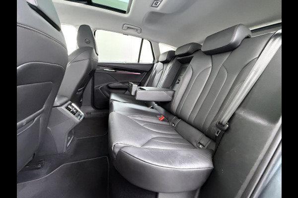 Škoda ENYAQ iV 80 Warmtepomp Trekhaak Leder Adap.Demping Panoramadak Head-Up 360°Camera Navi 3-Zone Ecc Apple Carplay Android Auto Pdc Stoel+Achterbankverwarming Led-Matrix Lmv 21" Elek.Achterklep Memory 1.000KG Trekgewicht Dealeronderhouden Zeer Compleet
