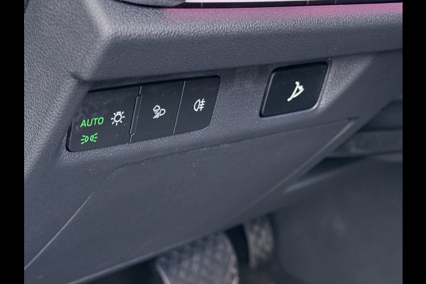 Škoda ENYAQ iV 80 Warmtepomp Trekhaak Leder Adap.Demping Panoramadak Head-Up 360°Camera Navi 3-Zone Ecc Apple Carplay Android Auto Pdc Stoel+Achterbankverwarming Led-Matrix Lmv 21" Elek.Achterklep Memory 1.000KG Trekgewicht Dealeronderhouden Zeer Compleet