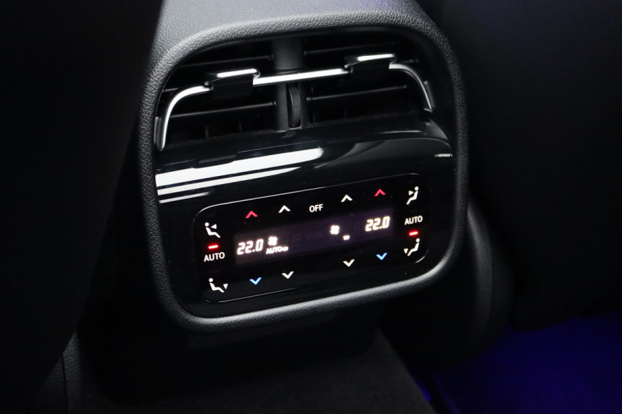 Mercedes-Benz E-Klasse 220 d AMG Line | Hyperscreen | Distronic | Memory | Burmester | HUD | 3D-Display | Panoramadak | Surround Camera | Keyless Go | Digital Light |