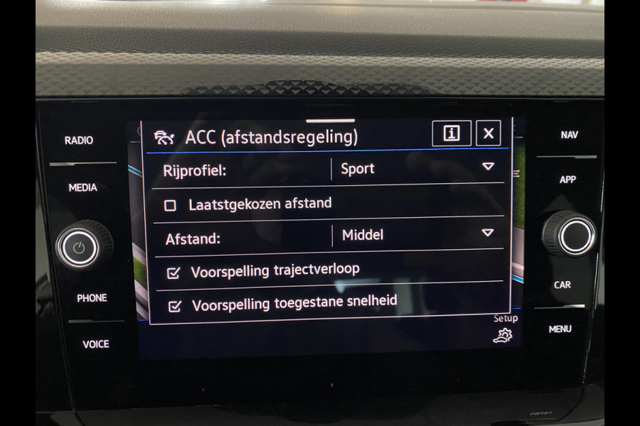 Volkswagen Polo 1.0 TSI Life automaat 5 Drs Trekhaak / Carplay /Stoelverwarming / Navigatie / Cruise controle