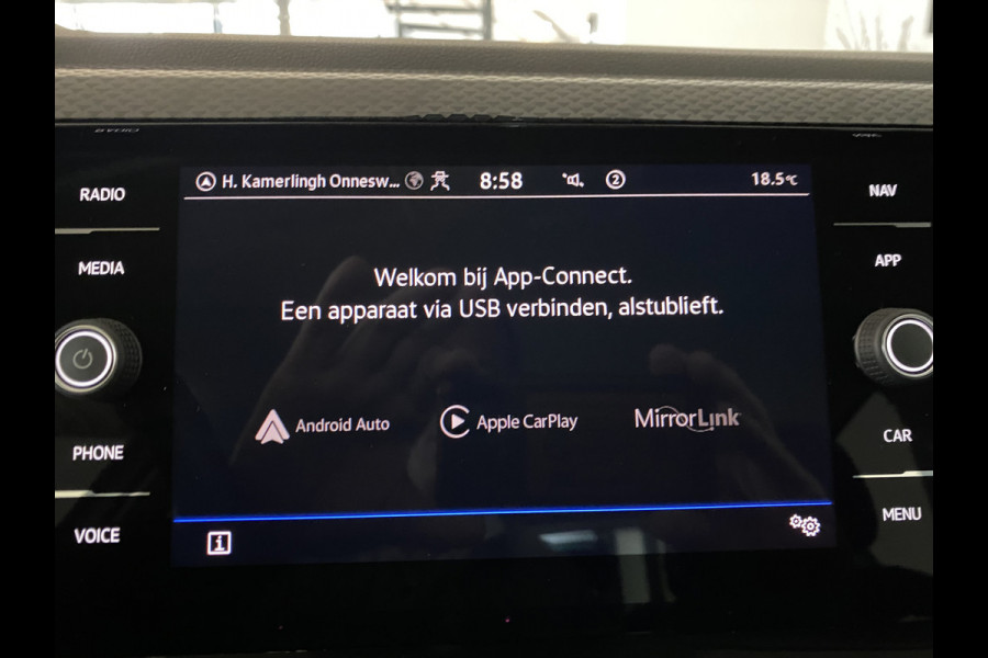 Volkswagen Polo 1.0 TSI Life automaat 5 Drs Trekhaak / Carplay /Stoelverwarming / Navigatie / Cruise controle