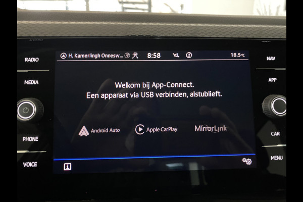 Volkswagen Polo 1.0 TSI Life automaat 5 Drs Trekhaak / Carplay /Stoelverwarming / Navigatie / Cruise controle