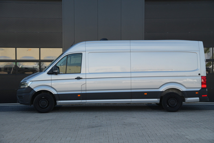Volkswagen Crafter 35 2.0 TDI L4H3 140pk Automaat - ACC - LED - Geveerde Stoel - Carplay - Camera - Betimmering - Rijklaar