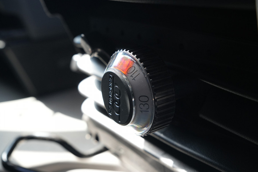 Volkswagen Crafter 35 2.0 TDI L4H3 140pk Automaat - ACC - LED - Geveerde Stoel - Carplay - Camera - Betimmering - Rijklaar
