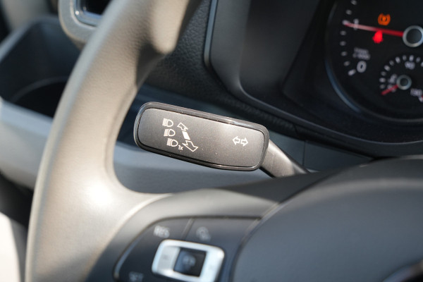 Volkswagen Crafter 35 2.0 TDI L4H3 140pk Automaat - ACC - LED - Geveerde Stoel - Carplay - Camera - Betimmering - Rijklaar