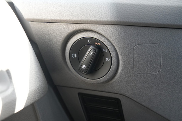 Volkswagen Crafter 35 2.0 TDI L4H3 140pk Automaat - ACC - LED - Geveerde Stoel - Carplay - Camera - Betimmering - Rijklaar