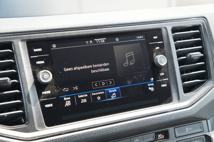 Volkswagen Crafter 35 2.0 TDI L4H3 140pk Automaat - ACC - LED - Geveerde Stoel - Carplay - Camera - Betimmering - Rijklaar