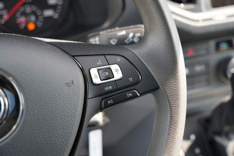 Volkswagen Crafter 35 2.0 TDI L4H3 140pk Automaat - ACC - LED - Geveerde Stoel - Carplay - Camera - Betimmering - Rijklaar