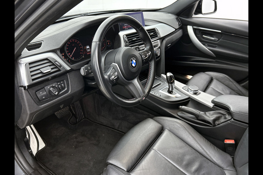 BMW 3 Serie Touring 318i M Sport Corporate Lease Automaat (GROOT-NAVIGATIE, TREKHAAK, STOELVERWARMING, LED, GOED ONDERHOUDEN)
