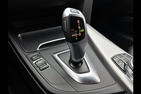 BMW 3 Serie Touring 318i M Sport Corporate Lease Automaat (GROOT-NAVIGATIE, TREKHAAK, STOELVERWARMING, LED, GOED ONDERHOUDEN)