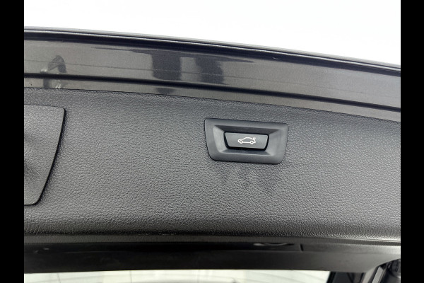 BMW 3 Serie Touring 318i M Sport Corporate Lease Automaat (GROOT-NAVIGATIE, TREKHAAK, STOELVERWARMING, LED, GOED ONDERHOUDEN)