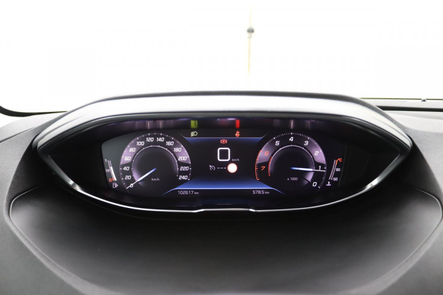 Peugeot 5008 1.2 Allure*FACELIFT*NAVI*CAM*HAAK*CRUISE*ECC*7PER
