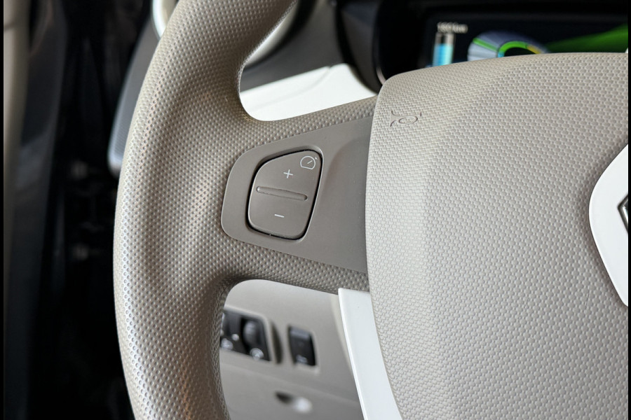 Renault ZOE R90 41 kWh (Huur Accu) Navigatie | Clima | 16" | Cruise control | Bluetooth | Dealer onderhouden!