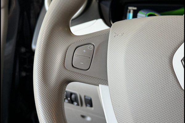 Renault ZOE R90 41 kWh (Huur Accu) Navigatie | Clima | 16" | Cruise control | Bluetooth | Dealer onderhouden!