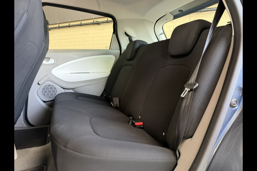 Renault ZOE R90 41 kWh (Huur Accu) Navigatie | Clima | 16" | Cruise control | Bluetooth | Dealer onderhouden!