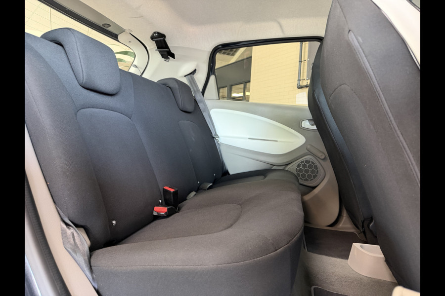 Renault ZOE R90 41 kWh (Huur Accu) Navigatie | Clima | 16" | Cruise control | Bluetooth | Dealer onderhouden!