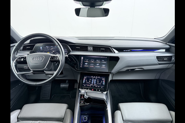 Audi e-tron 55 Quattro 95 kWh SOH 89% Panoramadak Lmv 22" Head-Up Adap.Cruise Bang&Olufsen® 4-Zone Ecc Navi 360°Camera Apple Carplay Android Stoel+Achterbankverwarming Privacy Glas DAB Elek.Achterklep Matrix-Led Keyless Zeer complete Audi!