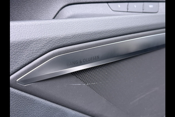 Audi e-tron 55 Quattro 95 kWh SOH 89% Panoramadak Lmv 22" Head-Up Adap.Cruise Bang&Olufsen® 4-Zone Ecc Navi 360°Camera Apple Carplay Android Stoel+Achterbankverwarming Privacy Glas DAB Elek.Achterklep Matrix-Led Keyless Zeer complete Audi!