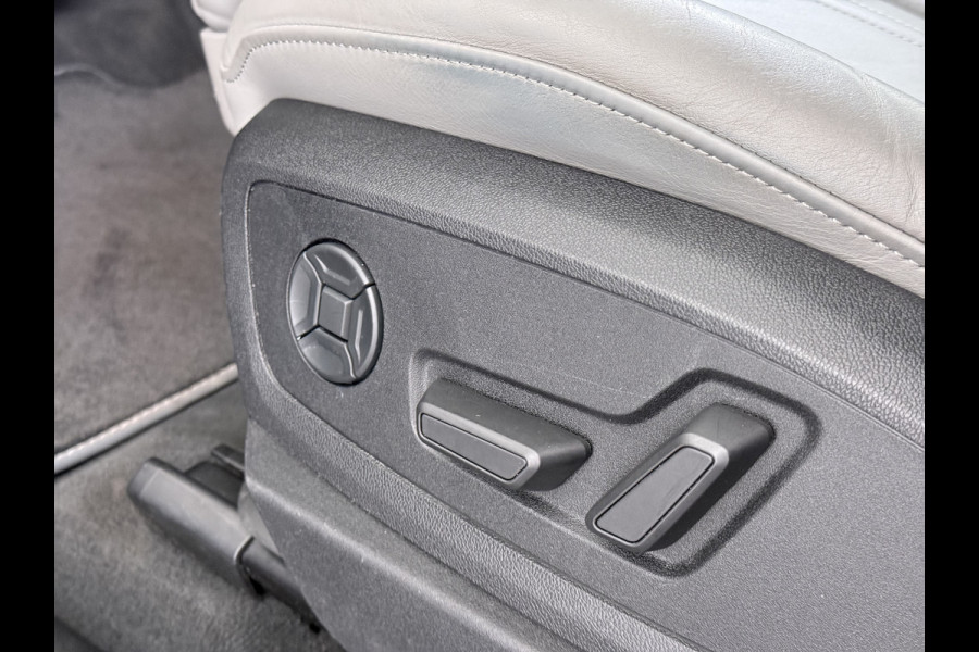 Audi e-tron 55 Quattro 95 kWh SOH 89% Panoramadak Lmv 22" Head-Up Adap.Cruise Bang&Olufsen® 4-Zone Ecc Navi 360°Camera Apple Carplay Android Stoel+Achterbankverwarming Privacy Glas DAB Elek.Achterklep Matrix-Led Keyless Zeer complete Audi!