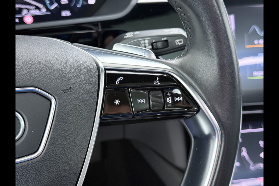 Audi e-tron 55 Quattro 95 kWh SOH 89% Panoramadak Lmv 22" Head-Up Adap.Cruise Bang&Olufsen® 4-Zone Ecc Navi 360°Camera Apple Carplay Android Stoel+Achterbankverwarming Privacy Glas DAB Elek.Achterklep Matrix-Led Keyless Zeer complete Audi!