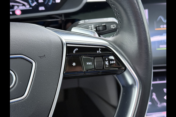 Audi e-tron 55 Quattro 95 kWh SOH 89% Panoramadak Lmv 22" Head-Up Adap.Cruise Bang&Olufsen® 4-Zone Ecc Navi 360°Camera Apple Carplay Android Stoel+Achterbankverwarming Privacy Glas DAB Elek.Achterklep Matrix-Led Keyless Zeer complete Audi!