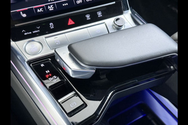 Audi e-tron 55 Quattro 95 kWh SOH 89% Panoramadak Lmv 22" Head-Up Adap.Cruise Bang&Olufsen® 4-Zone Ecc Navi 360°Camera Apple Carplay Android Stoel+Achterbankverwarming Privacy Glas DAB Elek.Achterklep Matrix-Led Keyless Zeer complete Audi!