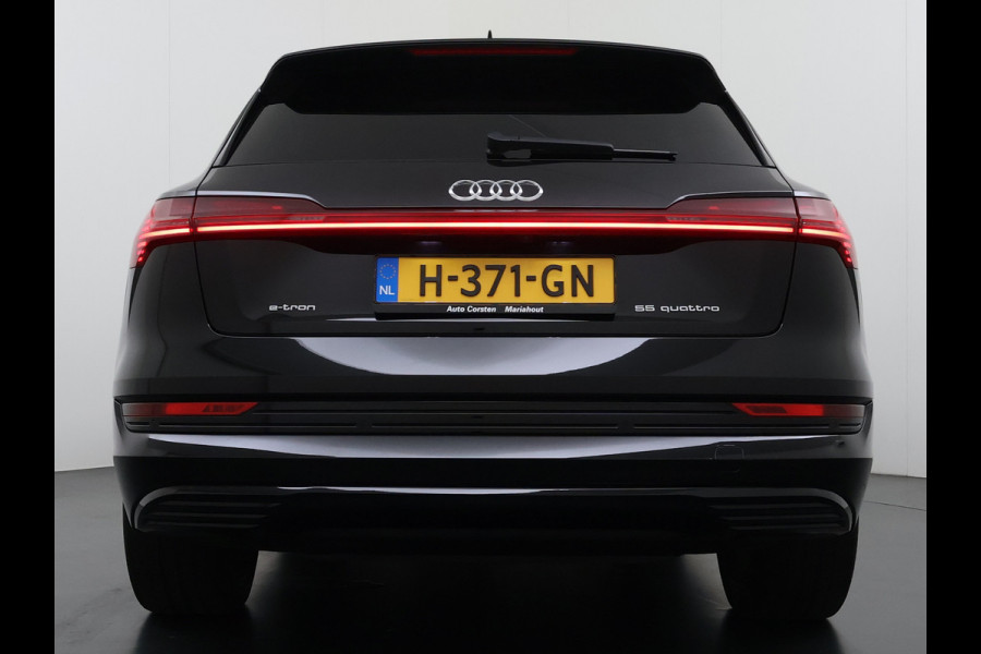 Audi e-tron 55 Quattro 95 kWh SOH 89% Panoramadak Lmv 22" Head-Up Adap.Cruise Bang&Olufsen® 4-Zone Ecc Navi 360°Camera Apple Carplay Android Stoel+Achterbankverwarming Privacy Glas DAB Elek.Achterklep Matrix-Led Keyless Zeer complete Audi!