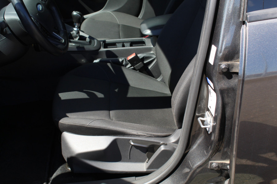 Ford FOCUS Wagon 1.0 Lease Edition , 125pk Airco , Cruise, Trekhaak ,Stoel,Stuur en Voorruitverwarming LM velgen , Bluetooth , Navigatie