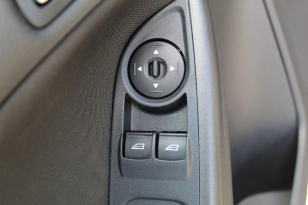 Ford FOCUS Wagon 1.0 Lease Edition , 125pk Airco , Cruise, Trekhaak ,Stoel,Stuur en Voorruitverwarming LM velgen , Bluetooth , Navigatie