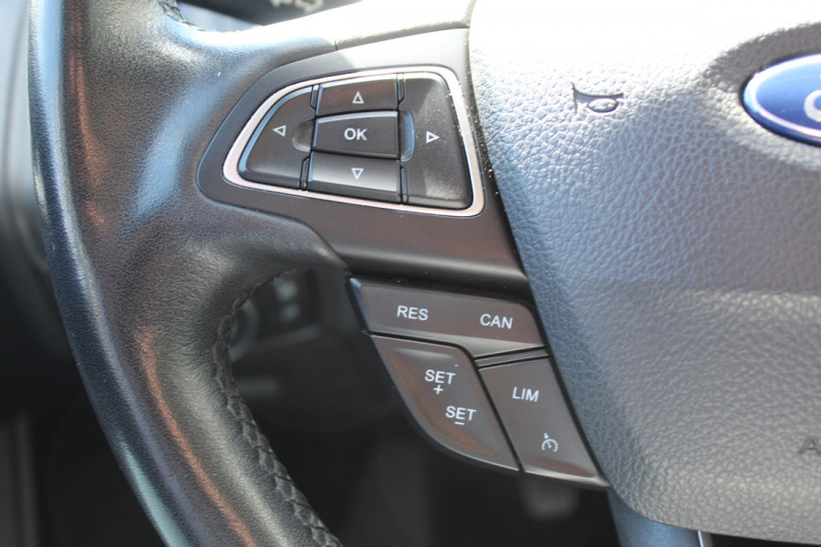 Ford FOCUS Wagon 1.0 Lease Edition , 125pk Airco , Cruise, Trekhaak ,Stoel,Stuur en Voorruitverwarming LM velgen , Bluetooth , Navigatie