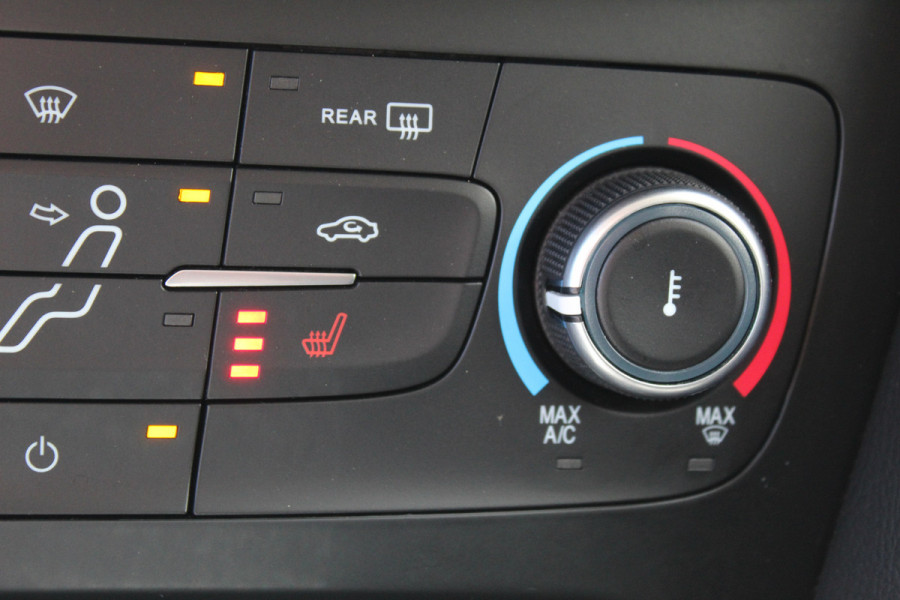 Ford FOCUS Wagon 1.0 Lease Edition , 125pk Airco , Cruise, Trekhaak ,Stoel,Stuur en Voorruitverwarming LM velgen , Bluetooth , Navigatie