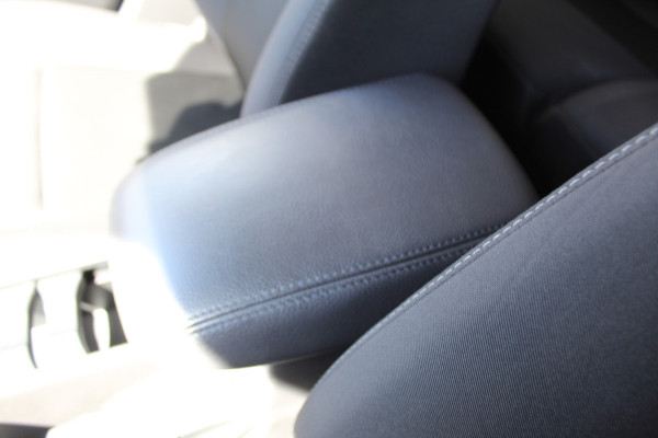 Ford FOCUS Wagon 1.0 Lease Edition , 125pk Airco , Cruise, Trekhaak ,Stoel,Stuur en Voorruitverwarming LM velgen , Bluetooth , Navigatie