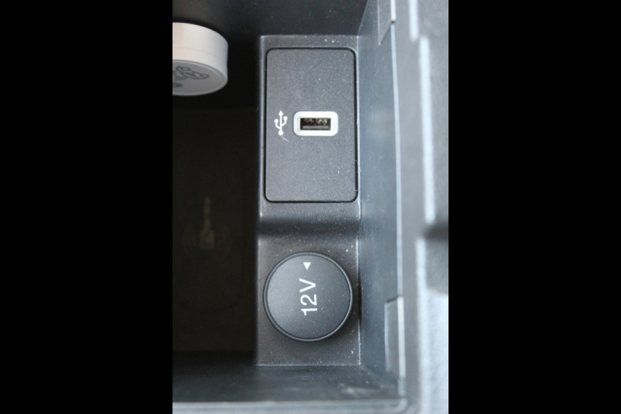 Ford FOCUS Wagon 1.0 Lease Edition , 125pk Airco , Cruise, Trekhaak ,Stoel,Stuur en Voorruitverwarming LM velgen , Bluetooth , Navigatie